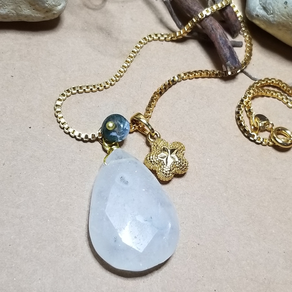 Solar quartz and gold necklace